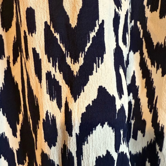 Tahari Black and Cream Long Sleeve Abstract Print Dress Midi New - Picture 6 of 9